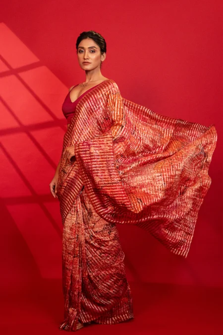 Unallume red saree Unallume Print saree designs Unique saree designs Artisan saree designs Indian print sarees Printed saree party wear Printed saree silk silk saree party wear
