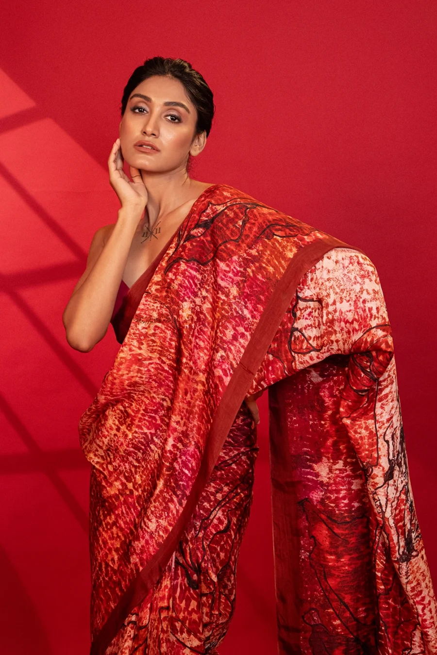 Unallume Print saree designs Unique saree designs Artisan saree designs Indian print sarees Printed saree party wear Printed saree silk blue saree Green Saree, floral saree, multi color , Metallic Golden Red Gray designer saree bollywood saree indian saree silk saree fashion art inspired fashion handloom trendy cocktail saree party wear artistic fashion fashion trends indian saree tissue organza pure silk ready to wear saree cotton saree printed saree handloom saree Blue saree, floral saree