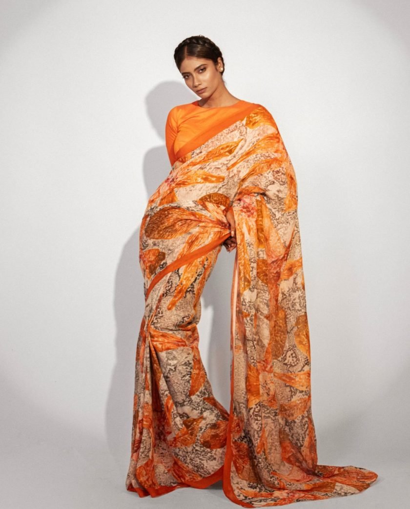 Unallume Print saree designs Unique saree designs Artisan saree designs Indian print sarees Printed saree party wear Printed saree silk blue saree Green Saree, floral saree, multi color , Metallic Golden Red Gray designer saree bollywood saree indian saree silk saree fashion art inspired fashion handloom trendy cocktail saree party wear artistic fashion fashion trends indian saree tissue organza pure silk ready to wear saree cotton saree printed saree handloom saree Blue saree, floral saree