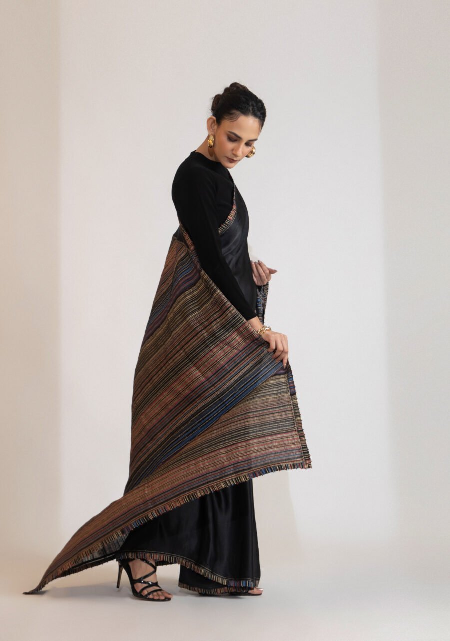 Twilight Horizon Black Handloom Saree - Image 4