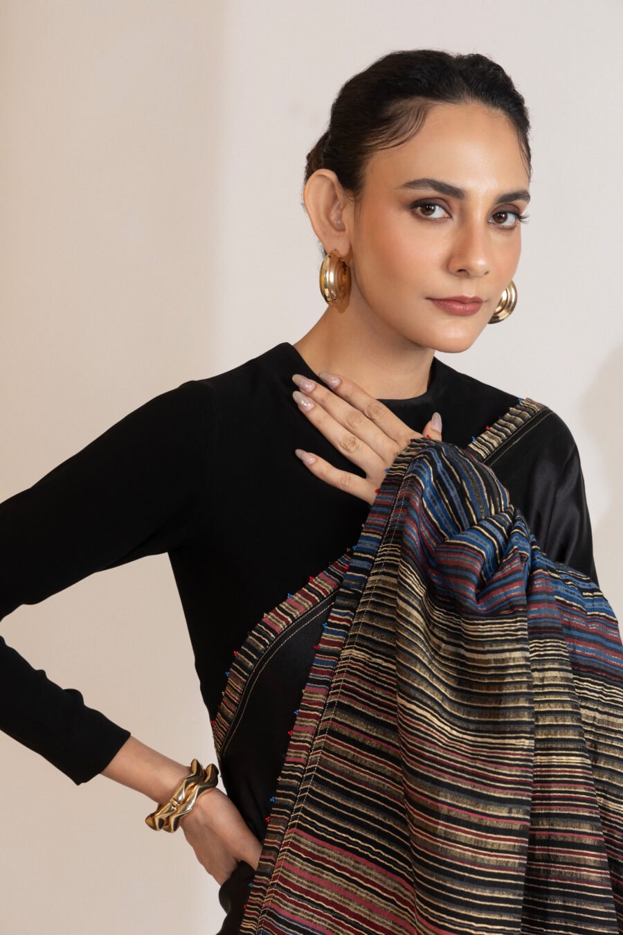 Twilight Horizon Black Handloom Saree - Image 5